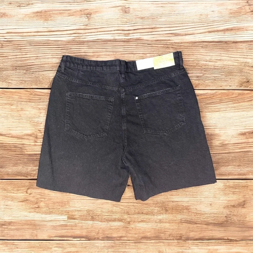 New!! H&M Baggy Bermuda Shorts